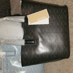 Small Logo Michael Kors Tote Bag